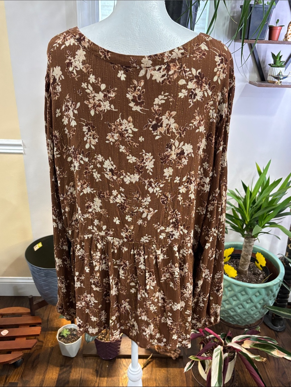 Torrid Brown Floral V Neck Peasant Blouse size 3X - Picture 5 of 5